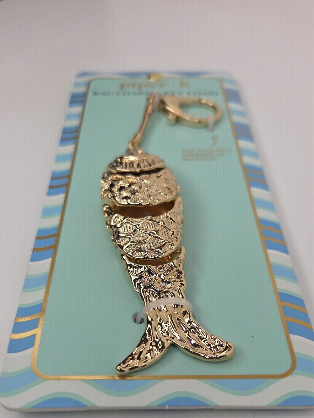 🐠▪️Piper K ▪️Sardine Viral Gold Fish Bag Charm & Key Chain 🐠✨️🐟